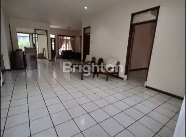 image RUMAH EKSKLUSIF 1 LANTAI DI ATAS TANAH 453 M² – KAWASAN PRIME BINTARO || HARGA DI BAWAH NJOP (1)