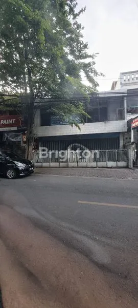 image RUKO 2 LANTAI, STRATEGIS DI PUSAT KERAMAIAN, LEBAR 9, NOL JALAN RAYA USMAN SADAR, GRESIK (1)