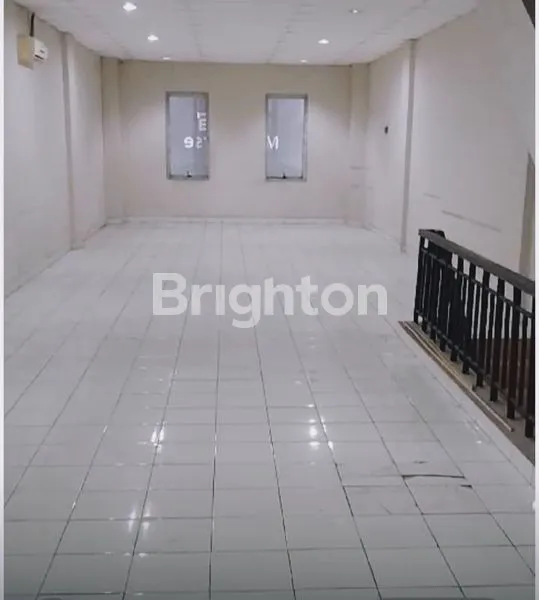 image RUKO STRATEGIS DI GADING SERPONG, 3 LANTAI SHM SIAP HUNI (3)