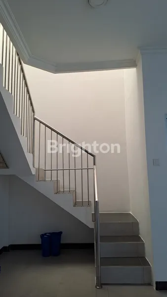 image RUMAH 2 LANTAI DI GRAHA CIBUBUR VIEW, BEKASI, 3 KT, LT 84 M², HARGA 1,4 M NEGO (5)