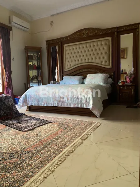 image RUMAH 2 LANTAI DI KAV DKI PONDOK KELAPA, LT 350 M², LB 450 M², 4+1 KT, HARGA 5,7 M (5)