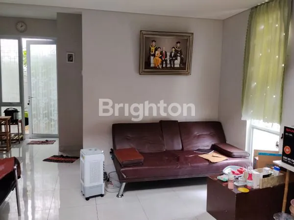 image RUMAH MINIMALIS PARAMOUNT PETALS SIAP HUNI (2)