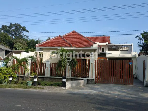 image RUMAH 2 LANTAI SIAP HUNI DI JALAN SUKARNO BLITAR (1)