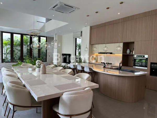 image *LUXURY VILLA, FULLY FURNISHED, SHM IN SUNSET ROAD - KUTA* (8)