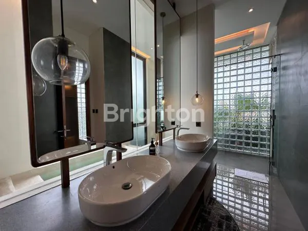 image *LUXURY VILLA, FULLY FURNISHED, SHM IN SUNSET ROAD - KUTA* (6)