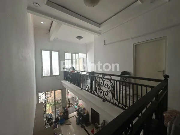 image RUMAH MEWAH 2 LANTAI DI MANYAR, LT 288M² (6)