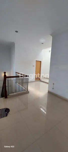 image VILLA MEWAH 3 1/2 TINGKAT (7)