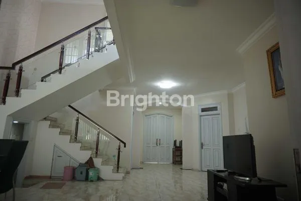 image RUMAH MEWAH HOOK FULLY FURNISHED DI RAFFLES HILLS (4)