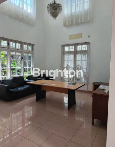 image DISEWAKAN RUMAH BESAR SEMIFURNISH TENGAH KOTA LOKASI DALAM PERUMAHAN BALIKPAPAN BARU AMAN NYAMAN HARGA NEGO (8)