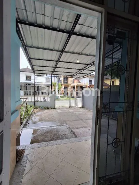 image DIJUAL RUMAH TENGAH KOTA LOKASI DALAM PERUMAHAN REGENCY AMAN NYAMAN HARGA NEGO (2)