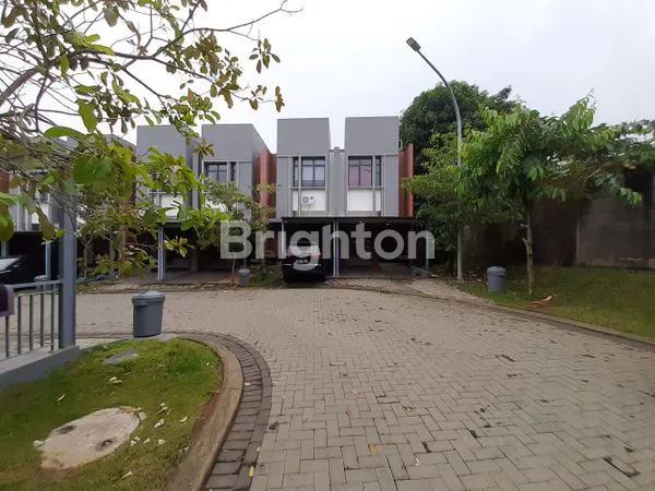 image RUMAH FREZA HOUSE BSD TANGERANG 55 M2 / 100 M2 , 3 KT /2 KM , OVER KREDIT 700 JT (1)