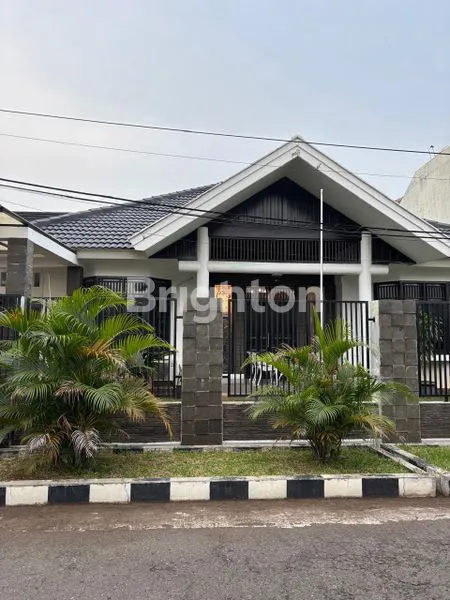 image DIJUAL NEGO RUMAH MEWAH FULL RENOVASI,SEMI-FURNISH – JAKA PERMAI, BEKASI (1)