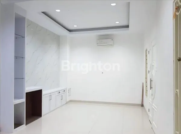 image DISEWAKAN RUMAH LEBAR 8 MTR DI KOMPLEK CEMARA ASI - FULL FURNISHED - KONDISI BAGUS & TERAWAT (3)