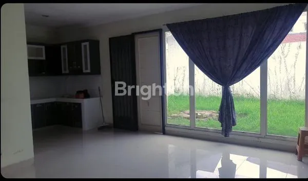 image RUMAH 5KT DI GREENWOOD LIPPO CIKARANG, LT 220M² (3)