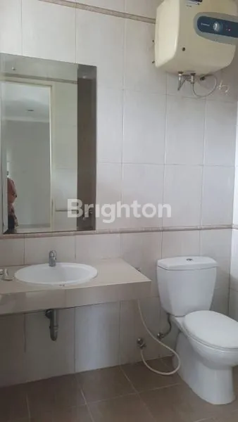 image RUMAH 5KT DI GREENWOOD LIPPO CIKARANG, LT 220M² (4)