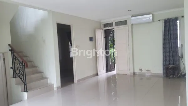 image RUMAH 5KT DI GREENWOOD LIPPO CIKARANG, LT 220M² (6)