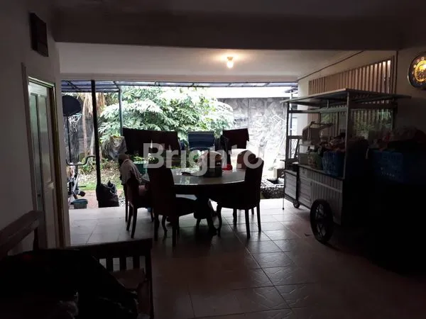 image RUMAH SIAP HUNI DI TEBET BARAT LUAS 335M2 (3)