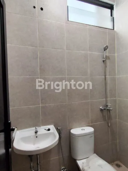 image BUTUH JUAL CEPAT\' RUMAH BARU 2 LANTAI R AGENCY ONE SELANGKAH PAKUWON CITY (6)