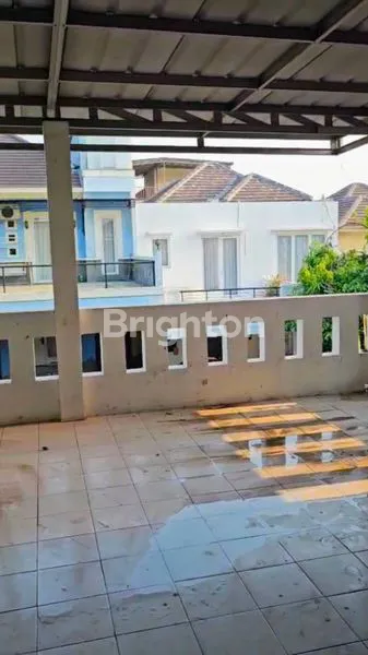 image RUMAH HOOK 2 LANTAI LT 221 M² DI KOTA WISATA (8)