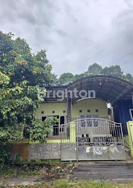 image RUMAH LOKASI RAMAI PENDUDUK , KELUAR JALAN BESAR DEKAT GOR SEMPAJA (1)