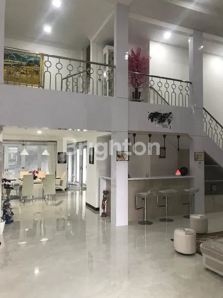 image RUMAH MEWAH HOEK 3 LANTAI TAMAN BEVERLY GOLF  LIPPO  KARAWACI (5)