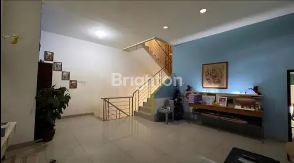 image RUMAH HUNIAN 3 LANTAI DI JELAMBAR, 5 KT & SHM (3)