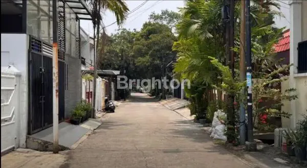 image RUMAH HUNIAN 3 LANTAI DI JELAMBAR, 5 KT & SHM (2)