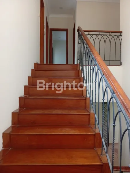 image RUMAH MEWAH DENGAN PRIVATE POOL DI METRO ALAM PONDOK INDAH – LT 300 M², JAKARTA SELATAN (3)