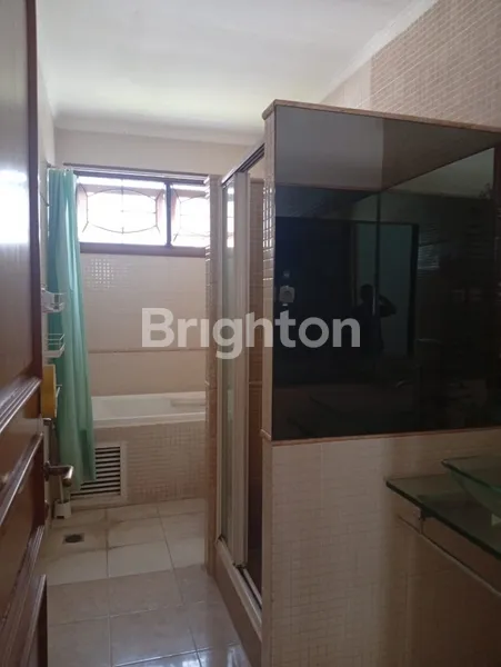 image RUMAH MEWAH DENGAN PRIVATE POOL DI METRO ALAM PONDOK INDAH – LT 300 M², JAKARTA SELATAN (8)
