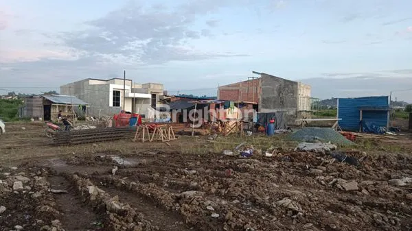 image RUMAH INDENT SHM, LT 91M² DEKAT UNMUL SAMARINDA (4)