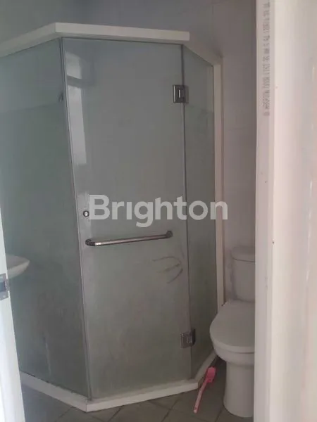 image HUNIAN & BISNIS: RUMAH MEWAH DENGAN 10 UNIT KOST (6)