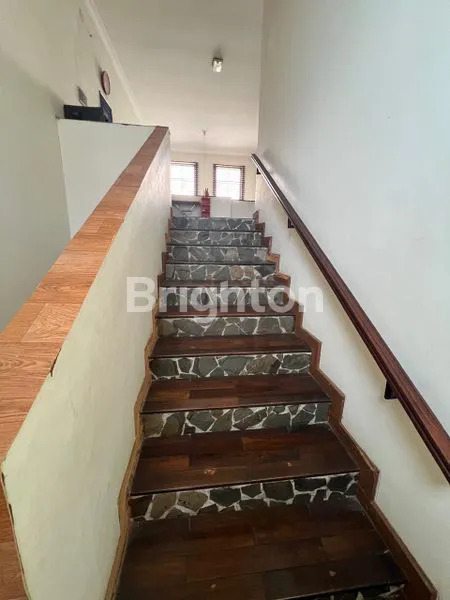 image RUMAH MEWAH 2 LANTAI DI CLUSTER SAKURA REGENCY (7)