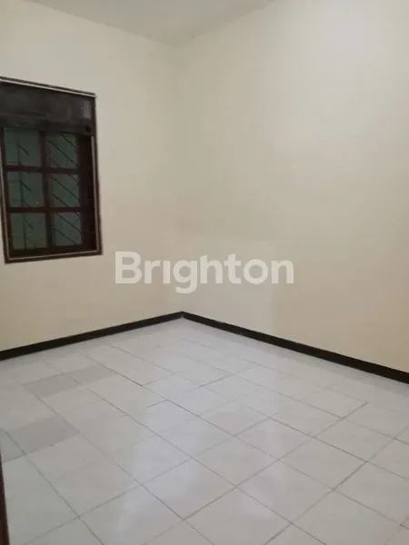 image RUMAH SIAP HUNI 2 LANTAI SEMOLOWARU SELANGKAH MERR, DEKAT HANG TUAH ITS UNTAG, MANYAR, NGINDEN, KLAMPIS, GALAXY MALL, PAKUWON CITY MALL (4)