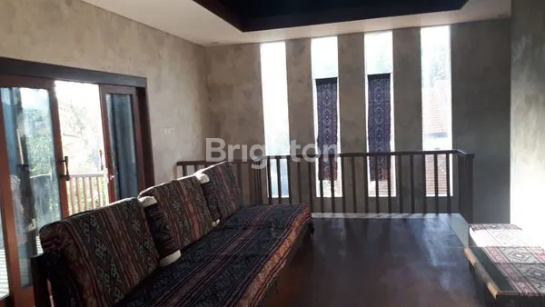 image DIKONTRAKKAN – RUMAH 2 LANTAI DI KETEWEL (MILIK PRIBADI) (5)