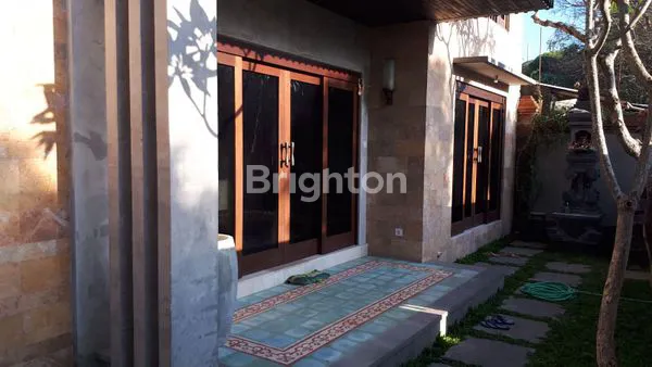 image DIKONTRAKKAN – RUMAH 2 LANTAI DI KETEWEL (MILIK PRIBADI) (3)