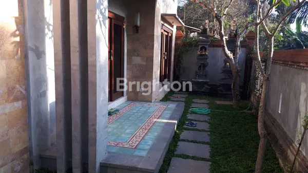 image DIKONTRAKKAN – RUMAH 2 LANTAI DI KETEWEL (MILIK PRIBADI) (4)