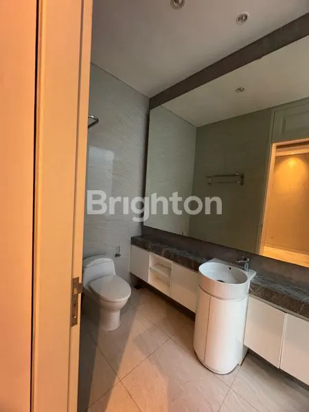 image RUMAH 2 LANTAI SEMI FURNISH DI PAKUWON CITY, SIAP HUNI (8)