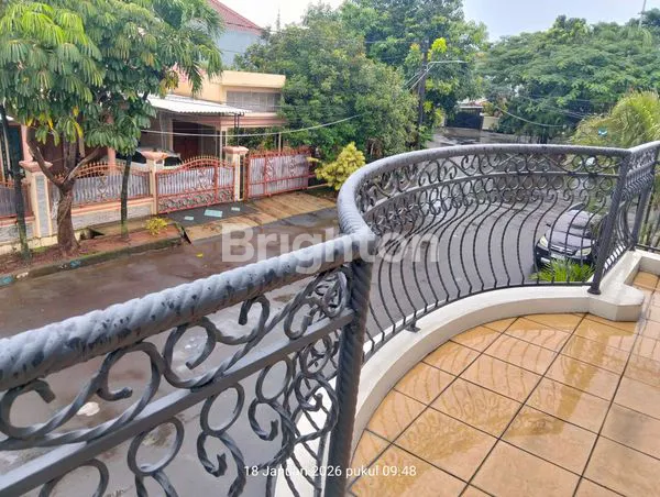 image RUMAH 2 LANTAI + TOKO | USAHA AIR ISI ULANG AKTIF | SHM | SIAP USAHA (8)