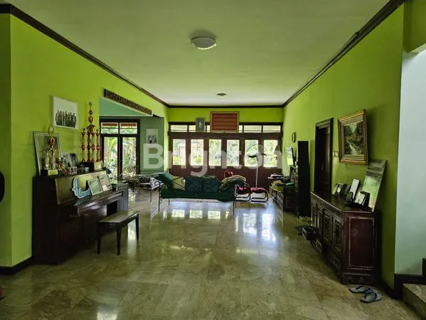 image RUMAH MEWAH DI PERUMAHAN ELITE KOTA DEPOK, SHM, LT 534M² (1)