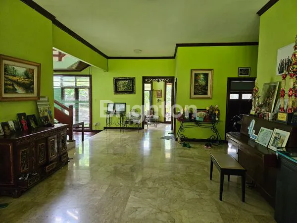 image RUMAH MEWAH DI PERUMAHAN ELITE KOTA DEPOK, SHM, LT 534M² (2)