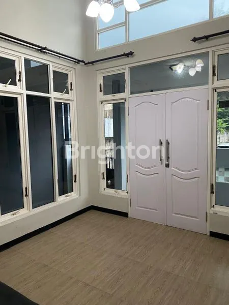 image TURUN HARGA RUMAH STRATEGIS 2 LANTAI SHM (2)