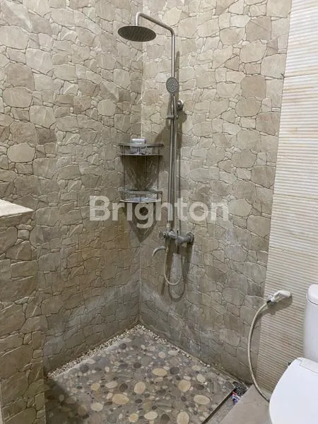 image TURUN HARGA RUMAH STRATEGIS 2 LANTAI SHM (4)