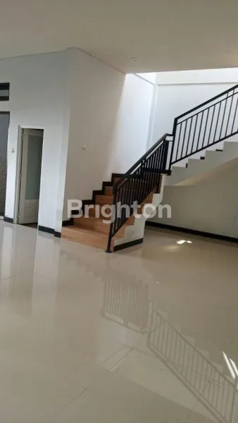 image DI SEWAKAN RUKAN (RUMAH KANTOR ) BISA DI GUNAKAN KANTOR ATAUPUN TEMPAT TINGGAL DI AREA GATSU -DENPASAR BARAT  (7)