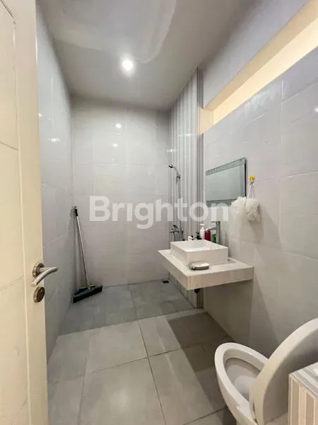 image SECOND MINIMALIS DI ALAM HIJAU CITRALAND! RUMAH 2 LANTAI LOKASI STRATEGIS DEKAT PASAR CITRALAND DEKAT PAKUWON MALL DEKAT COMMERCIAL AREA GWALK DEKAT CIPUTRA HOSPITAL DEKAT UC (7)