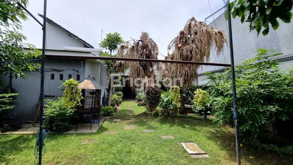 image RUMAH MEWAH SIAP HUNI DI WARU SIDOARJO (8)