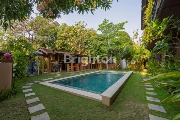 image VILLA SIAP HUNI DI SEMINYAK, 8 KAMAR & KOLAM RENANG (4)