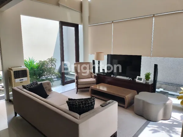 image RUMAH MEWAH GRAHA FAMILY TERDEKAT DENGAN BOULEVARD PAKUWON MALL & GRAHA LOOP (2)