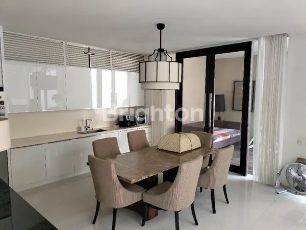 image RUMAH MEWAH GRAHA FAMILY TERDEKAT DENGAN BOULEVARD PAKUWON MALL & GRAHA LOOP (3)