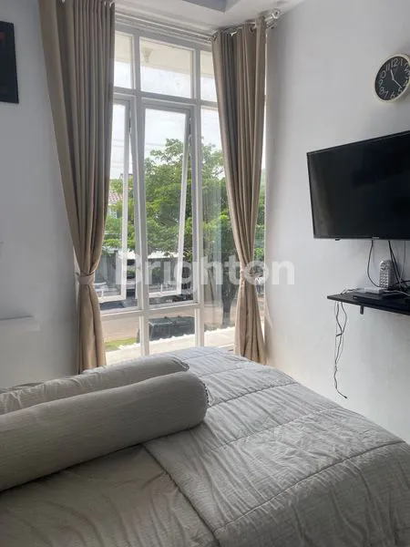 image RUMAH 2 LANTAI SIAP HUNI, FULL FURNISH DI BINONG 1 (5)