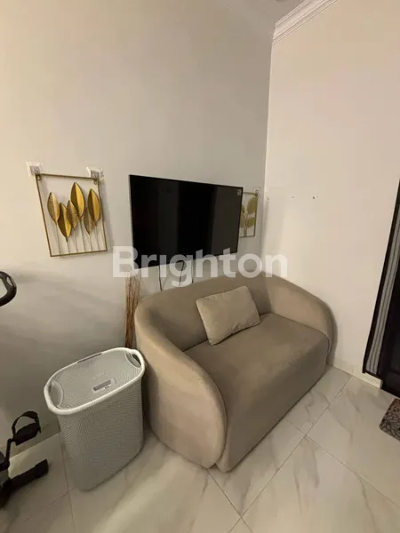 image DIJUAL SEGERA RUMAH BARU 2 LANTAI FULL FURNISH JAGAKARSA - JAKARTA SELATAN (3)